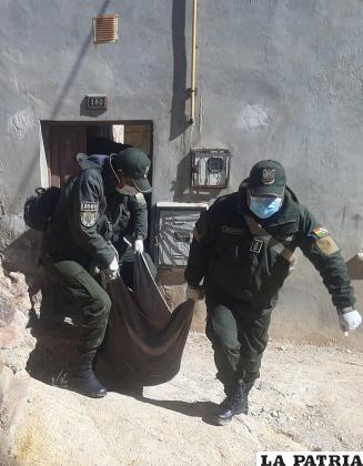 Efectivos policiales hicieron el levantamiento del cadáver 
 /LA PATRIA

