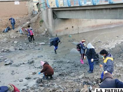 Trabajadores municipales se encargaron de limpiar el río /GAMH