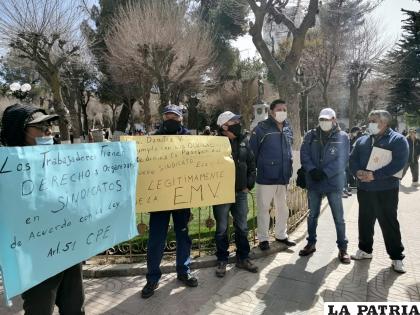 Dirigentes sindicales de EMV se movilizaron ayer 
/LA PATRIA