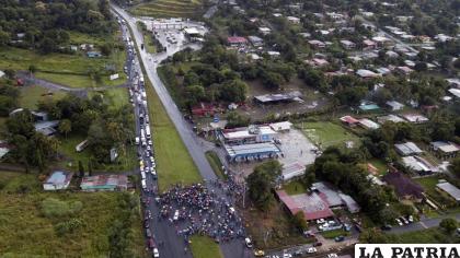Maestros en huelga bloquean la Carretera Panamericana para protestar contra la inflación /Foto AP /Arnulfo Franco