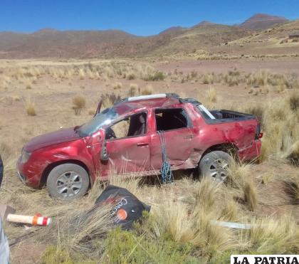 Un ocupante del carro perdió la vida y otra persona resultó herida /LA PATRIA
