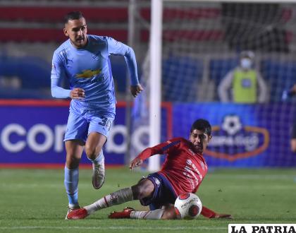 En los tramos finales, Bolívar liquidó el partido a su favor /APG