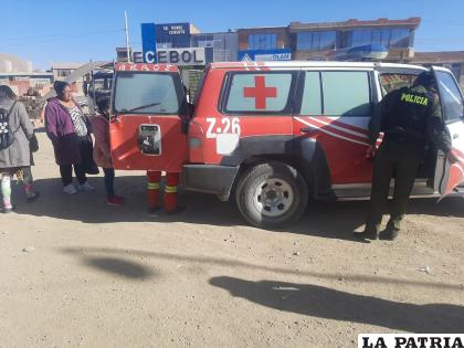 Tres pasajeros del minibús fueron evacuados por Bomberos 
/LA PATRIA
