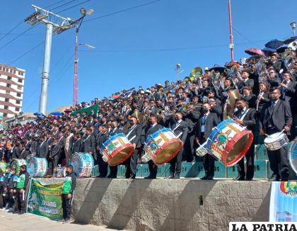 Cientos de músicos se reunieron en la Avenida Cívica “Sanjinés Vincenti”
