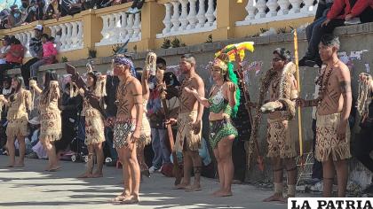 Unidad Académica Cobija con la danza Karipuna