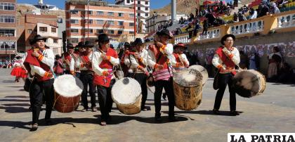 Instrumentos de percusión marcan el ritmo en la época seca 
