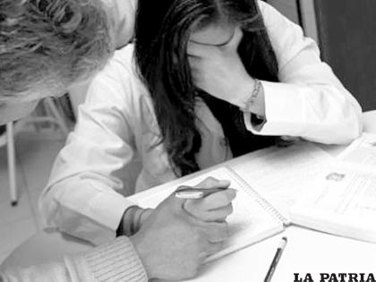La víctima denunció que su profesor le enviaba mensajes inapropiados y ofrecimientos manipuladores para mejorar sus calificaciones /Pixels