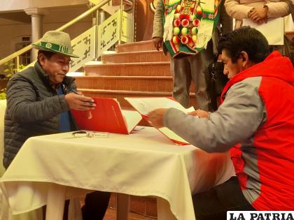 Autoridades de Oruro y Totora firmaron el convenio
 / LA PATRIA