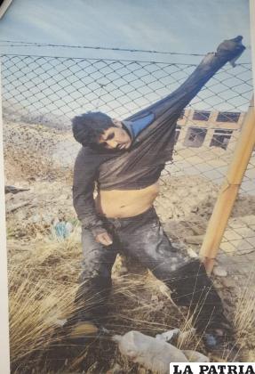 Uno de los cuerpos fue hallado colgado del alambrado /LA PATRIA Archivo