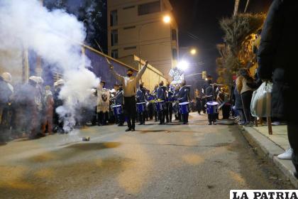 Las bandas escolares no faltaron en el desfile 