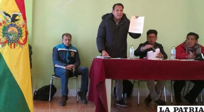 Momento de la firma de convenio que puso fin al bloqueo /ATT 

