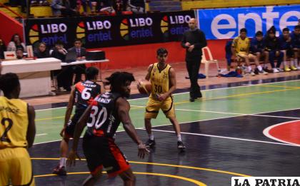Carl A-Z jugará de local ante Leones en el Palacio de los Deportes /LA PATRIA