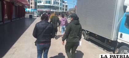 La Policía identificó a la adolescente en la terminal Hernando Siles /LA PATRIA