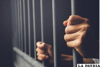 El sentenciado estrangulo a la víctima en una residencial /Referencial