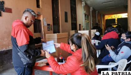 Diablada Artística Urus logra realizar sus elecciones /LA PATRIA