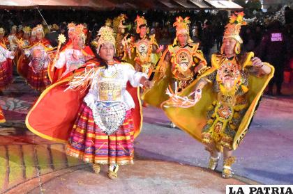 No podían faltar los Incas por la entrada folklórica /APG