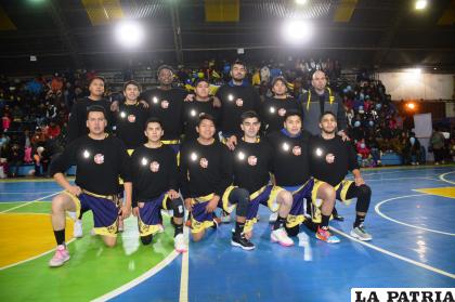 Carl A-Z quiere comenzar los playoffs ganando a su clásico rival /LA PATRIA