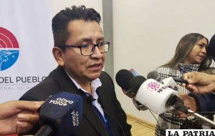 Defensor convoca a la UMSA, TSE y otras instituciones a solucionar problema con la sede de la Apdhb/ Defensoría del Pueblo