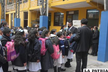 Escolares regresarán a clases este lunes /RRSS