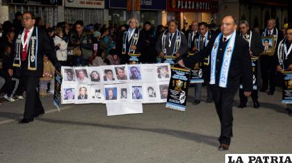 Los exalumnos recordaron a sus compañeros que partieron 