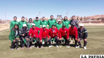 Pablo Escobar junto a su equipo y el cuerpo técnico de la AFO /LA PATRIA
