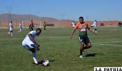 El cotejo sirvió para que los entrenadores de ambos equipos saquen conclusiones /LA PATRIA
