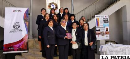 Miembros de Mesa Redonda Panamericana publicaron el primer libro de notables de Oruro /LA PATRIA 