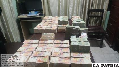 Los fajos con el dinero argentino comisado por efectivos militares / VLCC