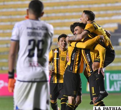 El elenco paceño sigue como líder indiscutible de la tabla /APG
