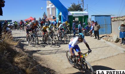 Ciclistas en diferentes categorías participaron en la competencia /LA PATRIA