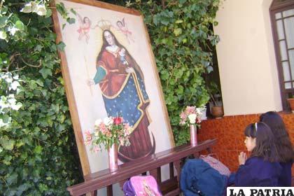 Imagen de la Virgen del Socavón, es bien recibida por la comunidad educativa