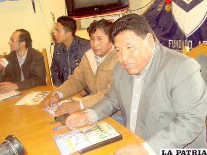 Walter Mamani, el Presidente de la Institución hizo saber a los presentes en la conferencia que todo ya se tiene listo para el compromiso ante los paraguayos del Nacional, mañana desde las 18:00