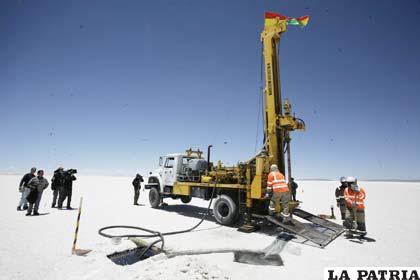 Aumenta el interés extranjero por el litio que contiene el Salar de Uyuni