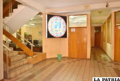 Trabajadores dan plazo a autoridades de la UTO para definir reposición salarial