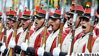 Colorados de Bolivia entonan con fervor el Himno Nacional de Bolivia
