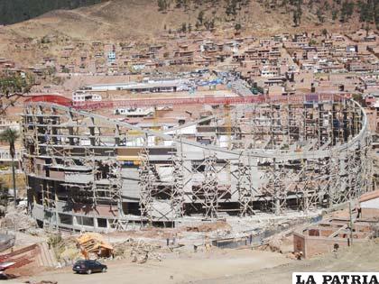 Construcción del estadio en Sucre