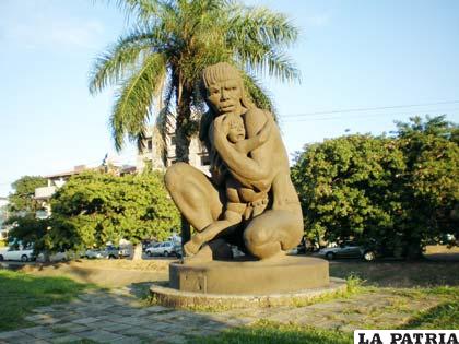 Monumento a la Madre Indígena