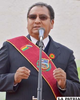 Santos Tito Veliz, Gobernador del Departamento Autónomo de Oruro