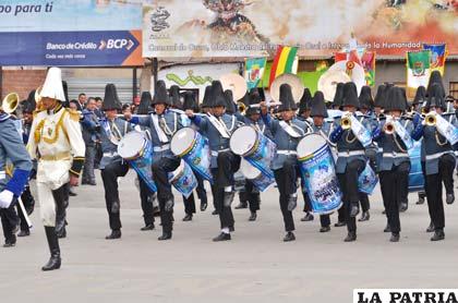 Algunas bandas de música presentaron innovación en sus demostraciones
