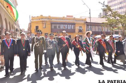 Autoridades políticas, militares, policiales, universitarias y religiosas