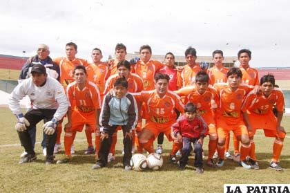 Integrantes del equipo de Escara, se medirán esta tarde ante La Joya