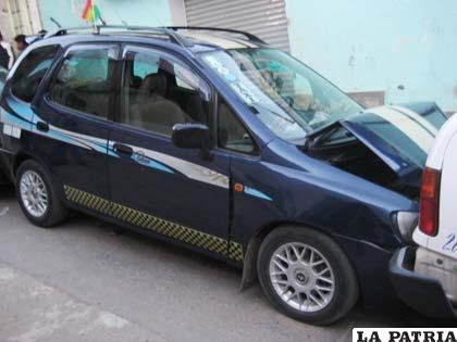 El motorizado de la imagen quedó al medio del incidente