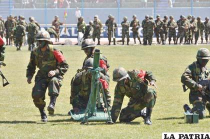 Soldados del Regimiento Mejillones efectúan emplazamiento de mortero