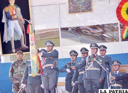 Jura a la Bandera, por el comandante de la Segunda División de Ejército, Cnl. Juan Carlos Massy