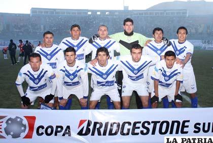 Jugadores de San José con la indumentaria oficial de la temporada 2011