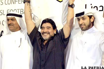 Maradona, en la actualidad dirige un equipo en Dubai de Emiratos Árabes Unidos