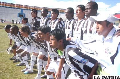 Jugadores de Oruro Royal, debutarán esta tarde ante Frontanilla