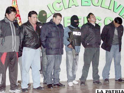 Los atracadores fueron presentados a la prensa