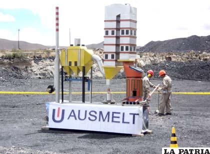 Maqueta del horno Ausmelt que se traerá a Oruro