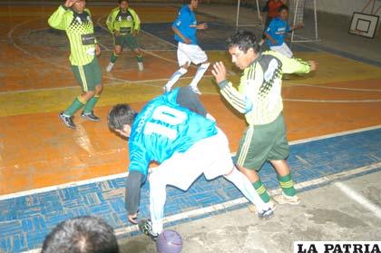 Durante el último cotejo de preparación de la selección de Oruro